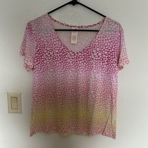 Heart tshirt size smalll